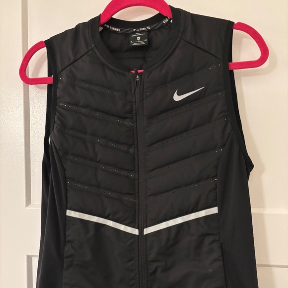 Nike Running Aeroloft Black Vest - Medium - Reflective Strips - Picture 1 of 5